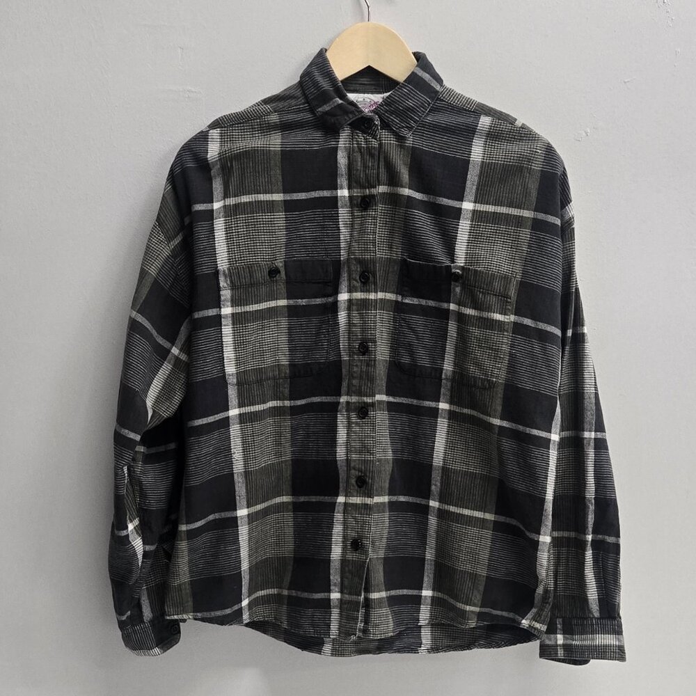 Pier 1 Passports Long Sleeve Button up Shirt